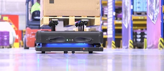 Autonome Roboter in der Logistik setzt DB Schenker in Leipzig ein.